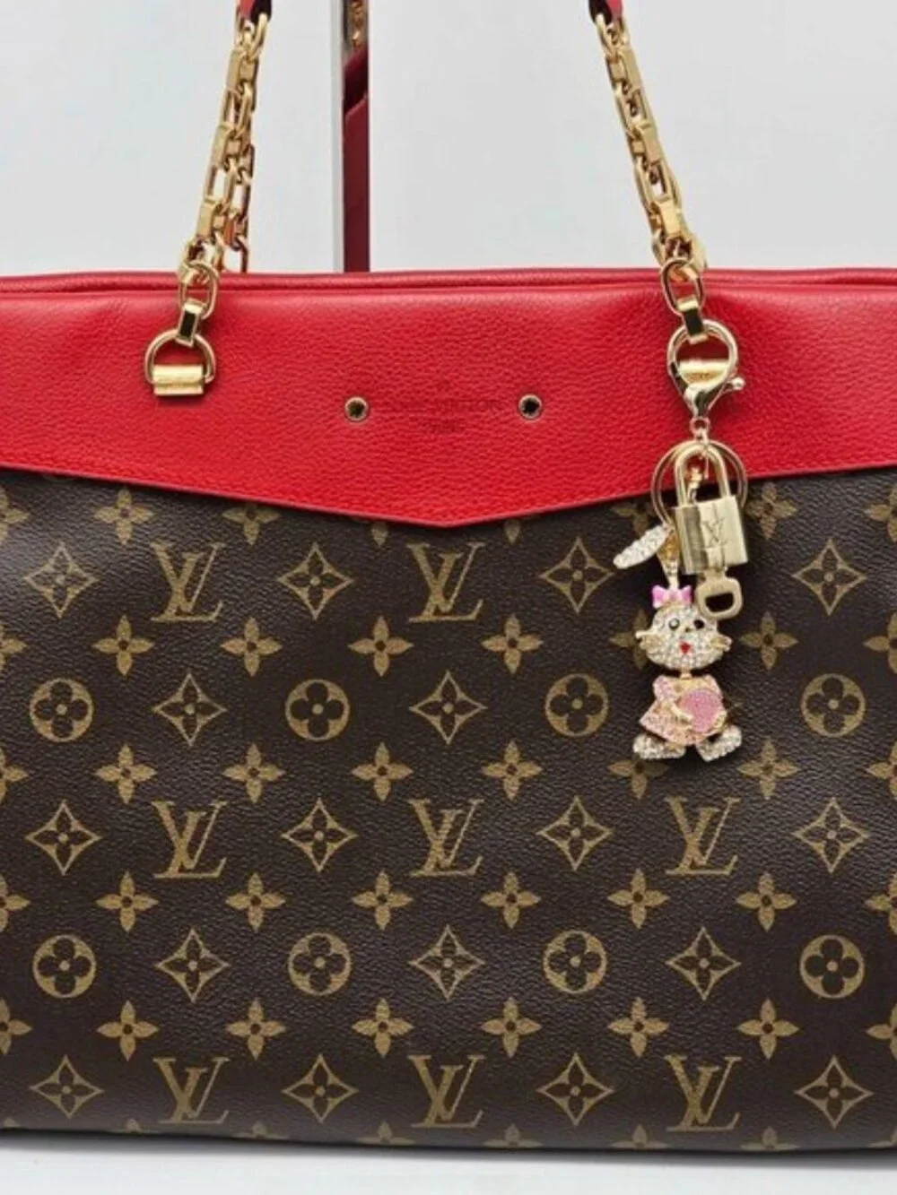 Authentic Louis Vuitton Gold Lock & Key 🔑 Bag Charm w/ Unbranded Bunny Charm